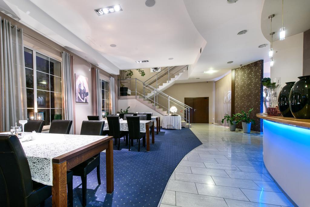 Hotel Nowy Dwor Trzebnica Exteriér fotografie